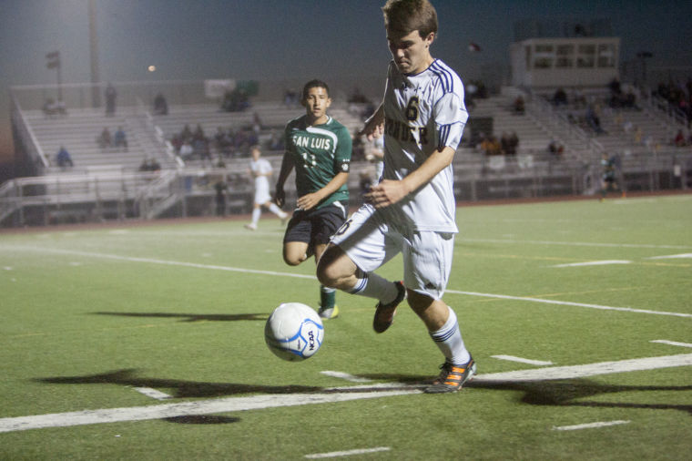Soccer: DV vs San Luis